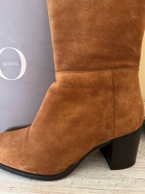 Duo Suede Mid-Calf Heeled Boots in Chestnut